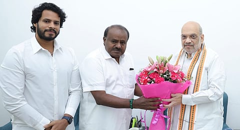 ಹೆಚ್ ಡಿ ಕುಮಾರಸ್ವಾಮಿ ಮತ್ತು ನಿಖಿಲ್ ಕುಮಾರಸ್ವಾಮಿ ದೆಹಲಿಯಲ್ಲಿ ಅಮಿತ್ ಶಾ ಭೇಟಿ ಮಾಡಿದ್ದ ಸಂದರ್ಭ(ಸಂಗ್ರಹ ಚಿತ್ರ)