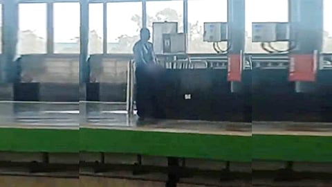 ಮಹಿಳೆ ಎದುರೇ ಸಿಬ್ಬಂದಿ ಅಶ್ಲೀಲ ವರ್ತನೆ