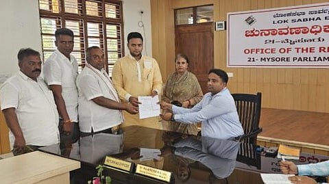 ನಾಮಪತ್ರ ಸಲ್ಲಿಸಿದ ಯದುವೀರ್ ಒಡೆಯರ್