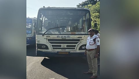 ಕೆಟ್ಟು ನಿಂತ ಬಿಎಂಟಿಸಿ ಬಸ್