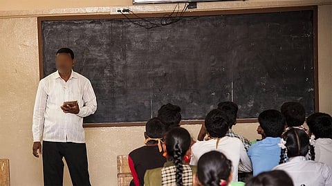 Bihar govt school teacher