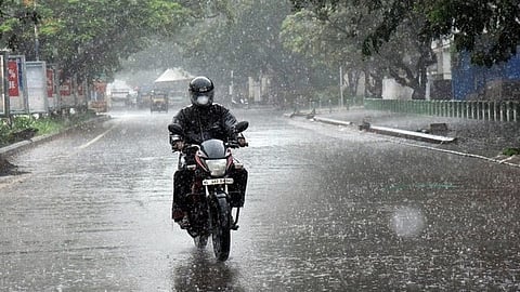 IMD issues heavy rain alert
