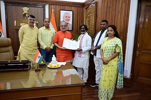 ಜಾರ್ಖಂಡ್ ರಾಜ್ಯಪಾಲ ಸಿಪಿ ರಾಧಾಕೃಷ್ಣನ್ - ಹೇಮಂತ್ ಸೊರೆನ್