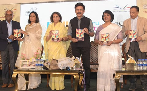 ಎಂಟನೇ ಆವೃತ್ತಿಯ ಮೈಸೂರು ಸಾಹಿತ್ಯೋತ್ಸವದಲ್ಲಿ ನಟ ರಮೇಶ್ ಅರವಿಂದ್, ಮೈಸೂರು ರಾಜಮನೆತನದ ಪ್ರಮೋದಾ ದೇವಿ ಒಡೆಯರ್, ಪರಿಸರವಾದಿ, ನಟ ಸುರೇಶ್ ಹುಬ್ಳಿಕರ್ ಮತ್ತು ಇತರರು ಹಾಜರಿರುವುದು.