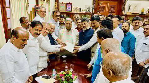 ಸಿಎಂ ಗೆ ಪ್ರಸ್ತಾವನೆ ಸಲ್ಲಿಸಿದ ರಾಮನಗರ ಜಿಲ್ಲಾ ಮುಖಂಡರು