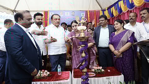 ಲಕ್ಷ್ಮಿ ಹೆಬ್ಬಾಳ್ಕರ್ ಮತ್ತಿತರರು