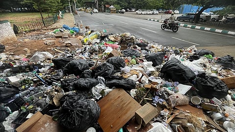 Garbage at Vidhana Soudha sparks outrage