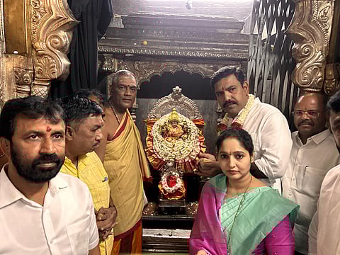 ಮೈಸೂರು ಚಲೋ ಪಾದಯಾತ್ರೆಯ ಆರಂಭಕ್ಕೂ ಮುನ್ನ ಬಿ ವೈ ವಿಜಯೇಂದ್ರ ಮೈಸೂರಿನ ಚಾಮುಂಡಿ ಬೆಟ್ಟಕ್ಕೆ ತೆರಳಿ, ನಾಡದೇವತೆ ಚಾಮುಂಡೇಶ್ವರಿ ದೇವಿಯ ದರ್ಶನಾಶೀರ್ವಾದ ಪಡೆದರು.