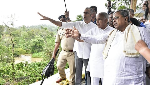 ಕೊಡಗಿನಲ್ಲಿ ಸಿಎಂ ಸಿದ್ದರಾಮಯ್ಯ ಮಳೆ ಹಾನಿ ಪರಿಶೀಲಿಸಿದರು.