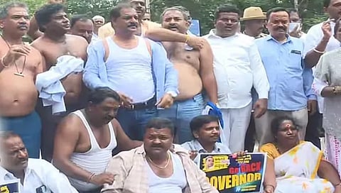 ಕಾಂಗ್ರೆಸ್ ಬೆಂಬಲಿಗರ ಪ್ರತಿಭಟನೆ