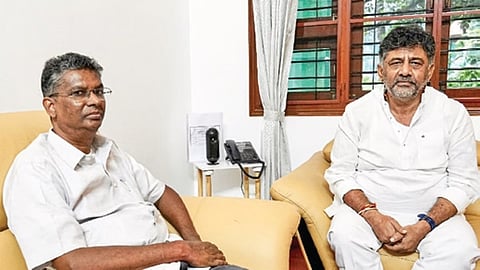 ಸತೀಶ್ ಜಾರಕಿಹೊಳಿ ಮತ್ತು ಡಿ ಕೆ ಶಿವಕುಮಾರ್