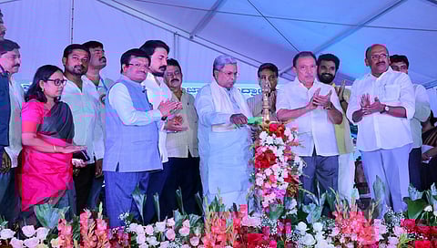 ಸಿಎಂ ಸಿದ್ದರಾಮಯ್ಯ, ಶಾಸಕರಾದ ಕೃಷ್ಣಪ್ಪ, ಪ್ರಿಯಾಕೃಷ್ಣ ಮತ್ತಿತರರು