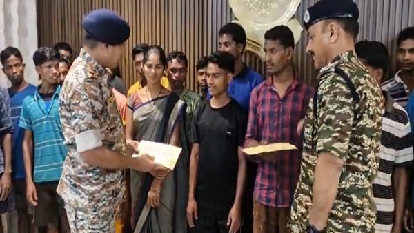 25 Maoists surrender in Bijapur district