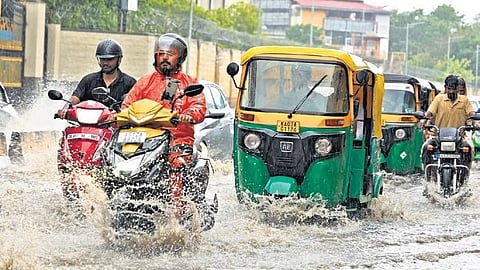ವಿಜಯದಶಮಿಯಂದೇ ಜಿಟಿಜಿಟಿ ಮಳೆ: ಬೆಂಗಳೂರು, ರಾಜ್ಯದ ಹಲವೆಡೆ ಮುಂದಿನ 7 ದಿನ ವರ್ಷಧಾರೆ ಸಾಧ್ಯತೆ, ಅಲರ್ಟ್ ಘೋಷಣೆ!