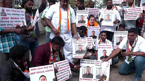 Congress protests amid allegations of bribery against Pralhad Joshi