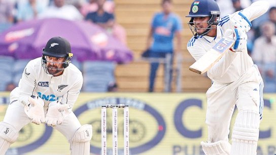 India trail by 243 runs against NewZealand