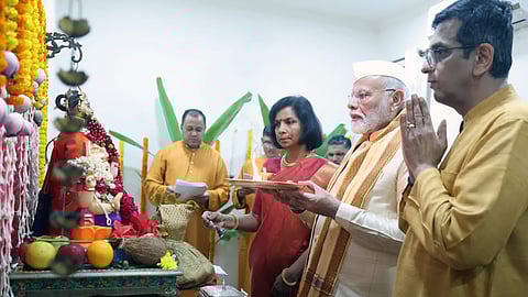 PM Modi participating in Ganpati Puja at CJI Chnadrachud's residence