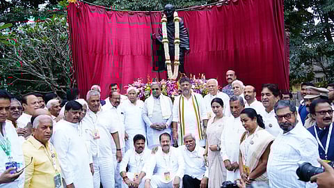 ಗಾಂಧೀಜಿ ಪುತ್ಥಳಿ