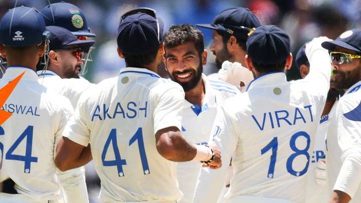 Stumps - Australia lead by 333 runs