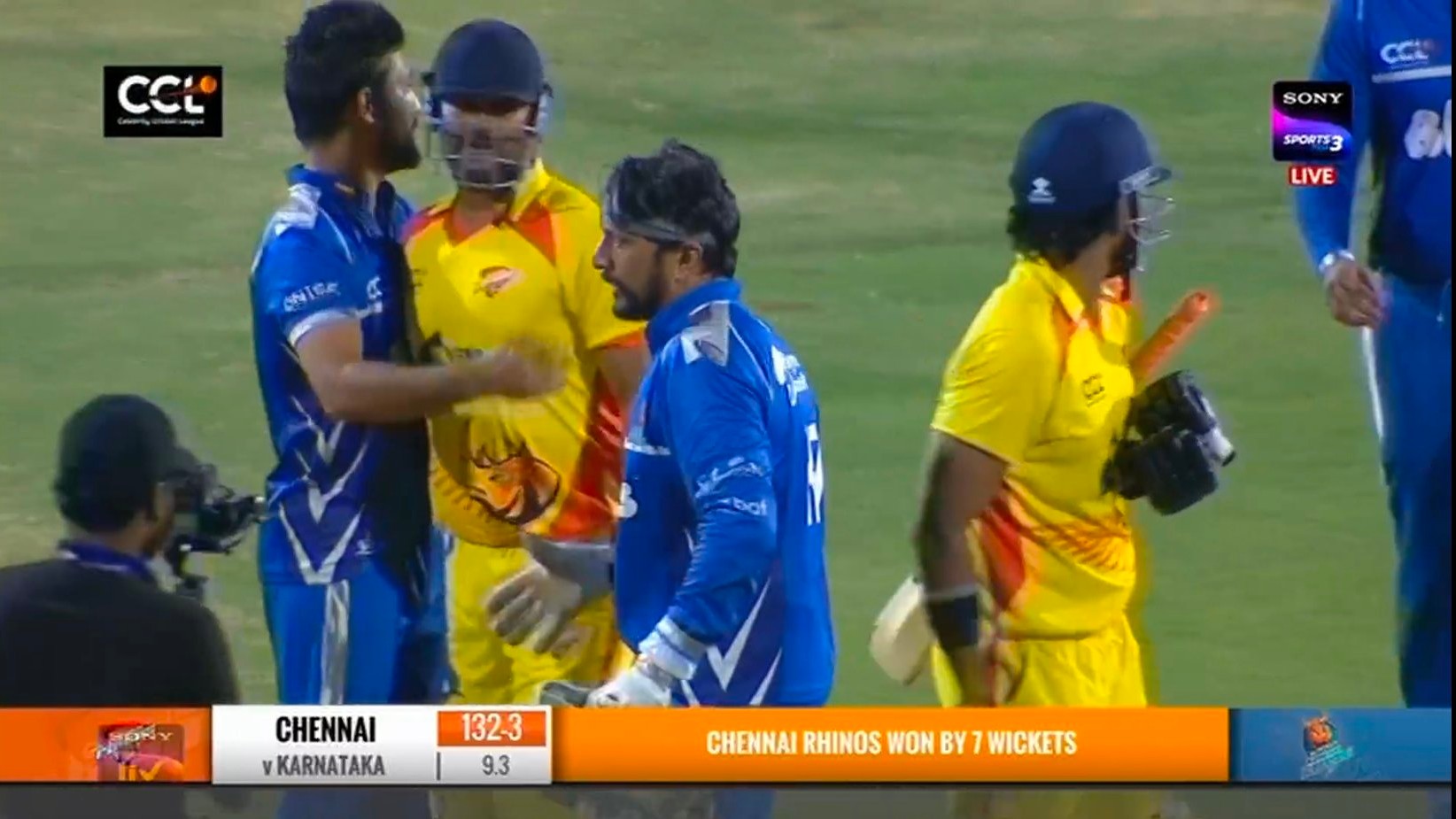 CHENNAI RHINOS beat KARNATAKA BULLDOZERS