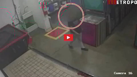 Promotion ಸಿಗದ್ದಕ್ಕೆ ಅಸೂಯೆ: ಬಡ್ತಿ ಸಿಕ್ಕ ಸಹೋದ್ಯೋಗಿ ಕುಡಿಯುವ ಬಾಟಲಿಗೆ ವಿಷ ಬೆರೆಸಿದ ವಿಡಿಯೋ ವೈರಲ್!