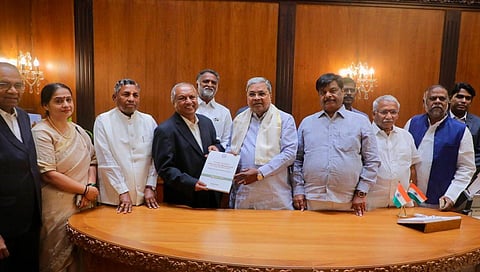 ಸಿಎಂ ಸಿದ್ದರಾಮಯ್ಯಗೆ ಮಧ್ಯಂತರ ವರದಿ ಸಲ್ಲಿಸಿದ ನ್ಯಾ. ನಾಗಮೋಹನ್ ದಾಸ್ ಆಯೋಗ