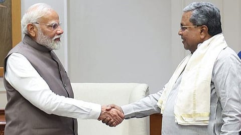 PM Modi, Siddaramaiah Casual Images