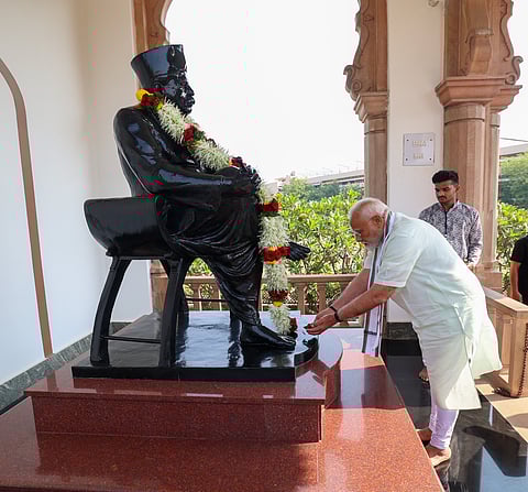 PM Modi visits Smriti Mandir Nagpur