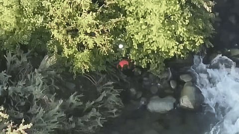 ನದಿಗೆ ಜಿಗಿದ ಆರೋಪಿ.