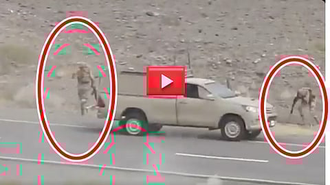 ಪಾಕಿಸ್ತಾನ ಇಬ್ಬಾಗ?: Pak ಸೈನಿಕರನ್ನು ನಡುರಸ್ತೆಯಲ್ಲಿ ಅಟ್ಟಾಡಿಸಿ ಗುಂಡಿಕ್ಕಿದ ಬಲೂಚ್; 39 ಕಡೆ ಭೀಕರ ದಾಳಿ, Video Viral!