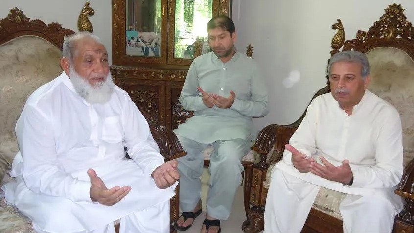 Pakistan minister Rana Tanveer Hussain Pledges Reconstruction of demolished Lashkar building!