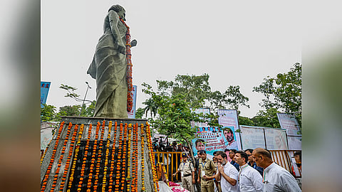 Rahul Gandhi pays tribute to the former Prime Minister Indira Gandh