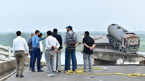 Gambhira Bridge collapse