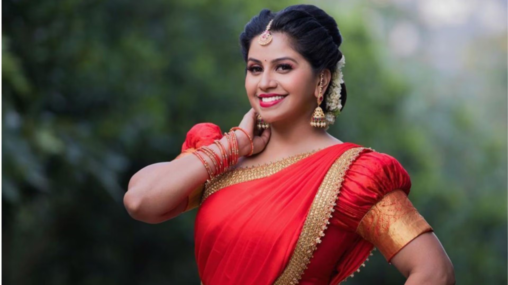 Anchor Anushree wedding