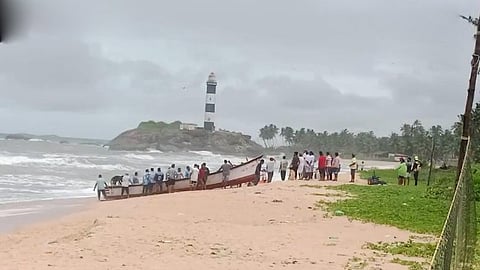 Fishing boat capsizes