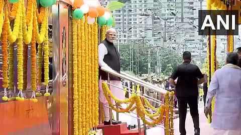 PM modi in KSR Railway station