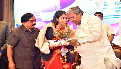 ಕ್ರೀಡಾಪಟುಗಳೊಂದಿಗೆ ಸಿಎಂ ಸಿದ್ದರಾಮಯ್ಯ