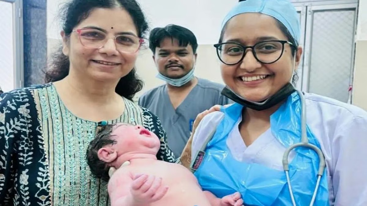 5.2 Kg Baby Born At MadhyaPradesh Hospital