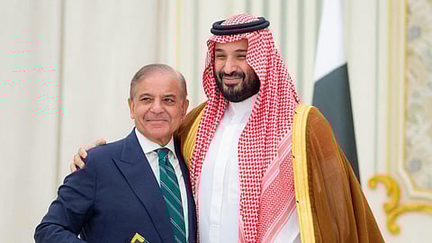 Pakistani PM Shehbaz Sharif and Saudi Crown Prince Mohammed bin Salman