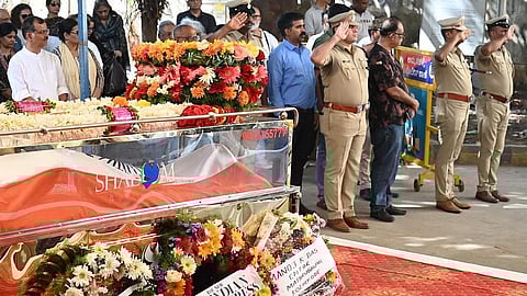 Last rites of veteran journalist TJS George