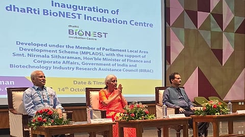 Smt Nirmala Sitharaman
interacted with students after inaugurating the dhaRti BioNEST Incubation Centre at IIT in Dharwad