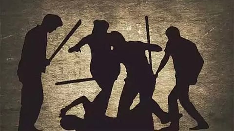 ಅಕ್ರಮ ಗಣಿಗಾರಿಕೆ ವಿರೋಧಿಸಿದ್ದಕ್ಕೆ ದಲಿತ ವ್ಯಕ್ತಿ ಮೇಲೆ ಹಲ್ಲೆ, ಮೂತ್ರ ವಿಸರ್ಜನೆ!