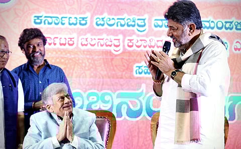 Ananth Nag falicitated by kannada film chamber