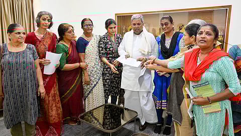 women activists met CM Siddaramaiah