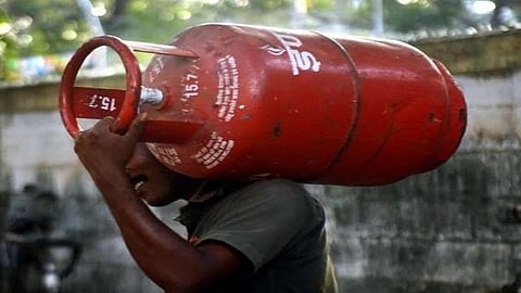 Commercial LPG cylinder prices cut