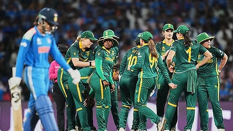 WWC Final 2025: ಶಫಾಲಿ, ದೀಪ್ತಿ ಸ್ಫೋಟಕ ಬ್ಯಾಟಿಂಗ್; ಆಫ್ರಿಕಾಗೆ 299 ರನ್ ಗುರಿ ನೀಡಿದ ಭಾರತ!