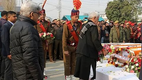 J-K LG Manoj Sinha pays tribute to the 9 cops