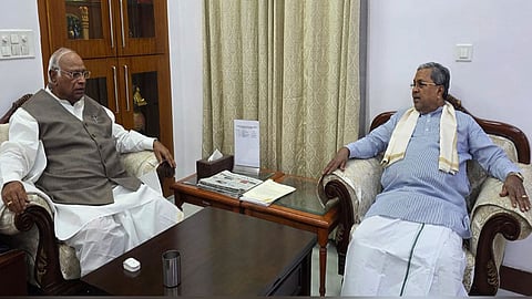 kharge-Siddaramaiah casual Images