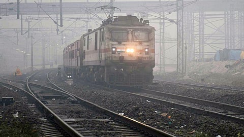 ರೀಲ್ಸ್ ಹುಚ್ಚಾಟ: ಕೇರಳದಲ್ಲಿ ರೈಲು ನಿಲ್ಲಿಸಿ ಚಿತ್ರೀಕರಿಸಿದ ಇಬ್ಬರ ವಿರುದ್ಧ ಪ್ರಕರಣ ದಾಖಲು