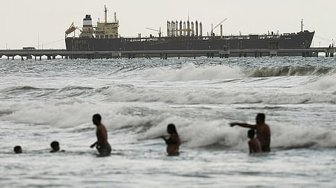 ಅಟ್ಲಾಂಟಿಕ್ನಲ್ಲಿ ಸತತ 3ನೇ ದಾಳಿ: ಮತ್ತೊಂದು ತೈಲ ಟ್ಯಾಂಕರ್ ವಶಪಡಿಸಿಕೊಂಡ ಅಮೆರಿಕಾ ನೌಕಾಪಡೆ